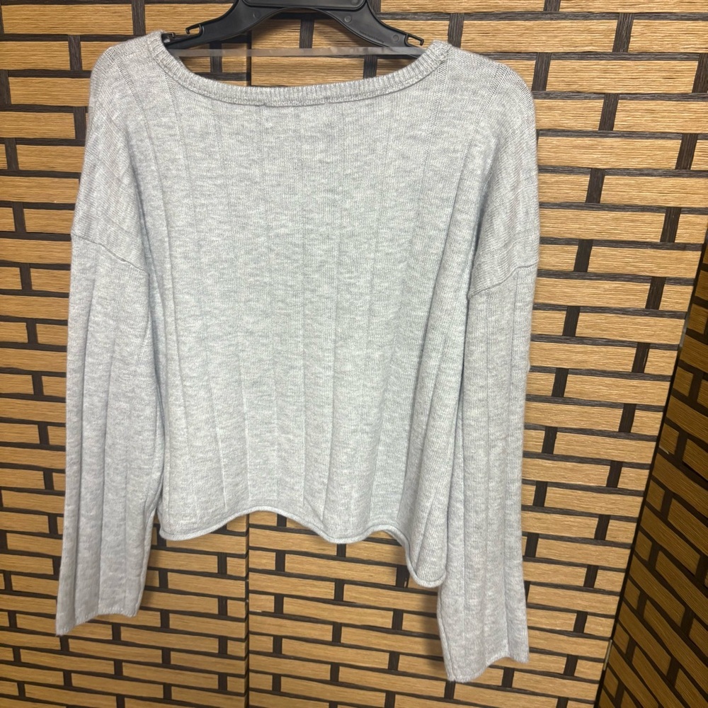No Boundaries Gray Ribbed Top Size Medium - Picture 2 of 7